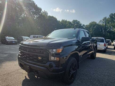 Used 2022 Chevrolet Silverado 1500 Custom AWD/4WD image 1