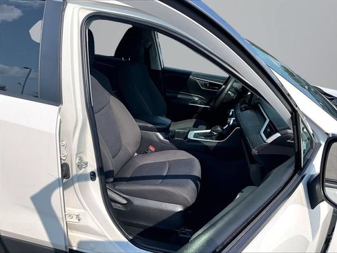 Used 2022 Toyota RAV4 LE AWD/4WD image 8