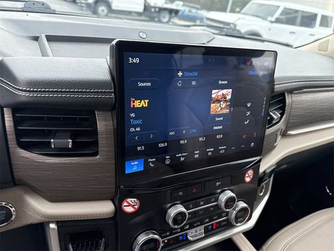 Used 2024 Ford Expedition Max Limited image 30