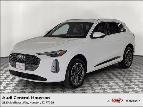 Certified 2025 Audi Q5 Premium Plus w/ Premium Plus image 1