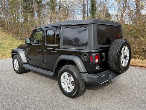 Used 2021 Jeep Wrangler Sport S image 8