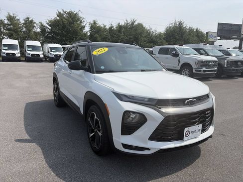 Used 2022 Chevrolet TrailBlazer RS w/ Sun and Liftgate Package FWD image 9