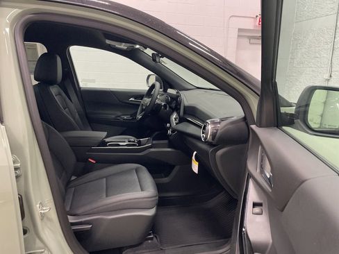 New 2026 Chevrolet Equinox LT w/ Convenience Package II image 32