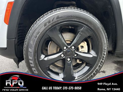 Used 2021 Jeep Grand Cherokee L Laredo AWD/4WD image 10