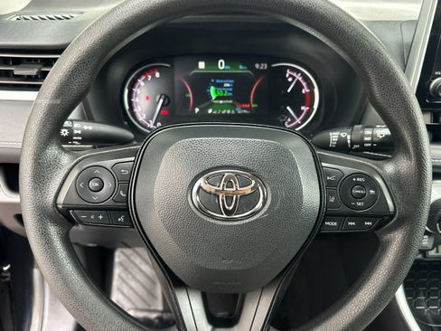Used 2024 Toyota RAV4 XLE FWD image 21