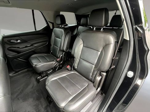 Used 2020 Chevrolet Traverse LT w/ Driver Confidence II Package AWD/4WD image 19