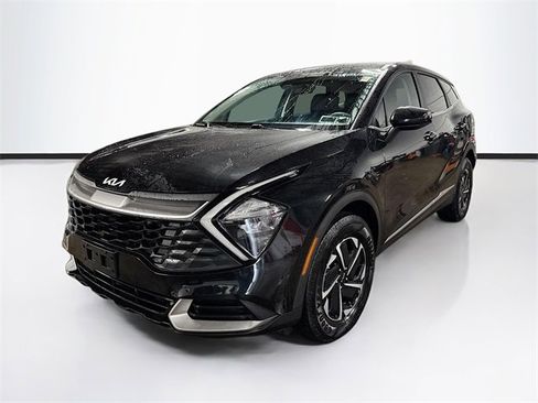 Used 2023 Kia Sportage LX image 3