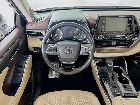 Certified 2022 Toyota Highlander Limited image 19