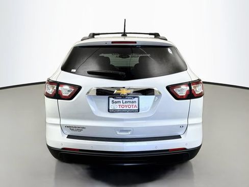 Used 2017 Chevrolet Traverse LT FWD image 6