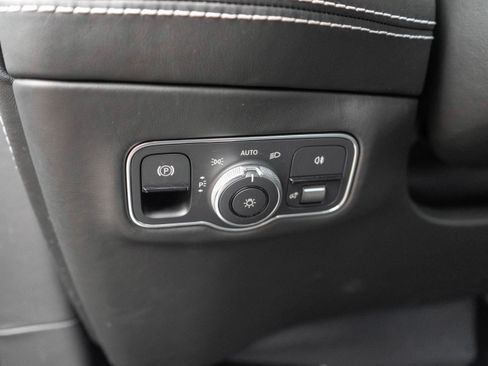 Used 2021 Aston Martin DBX image 18