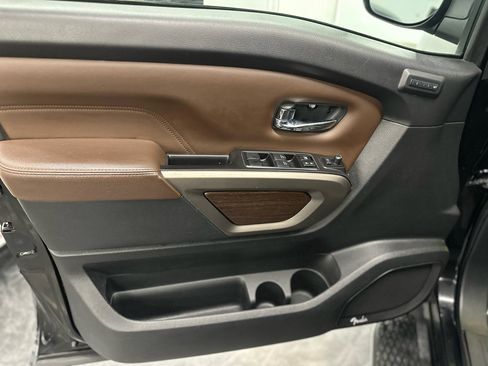 Used 2020 Nissan Titan Platinum Reserve w/ Moonroof Package image 11