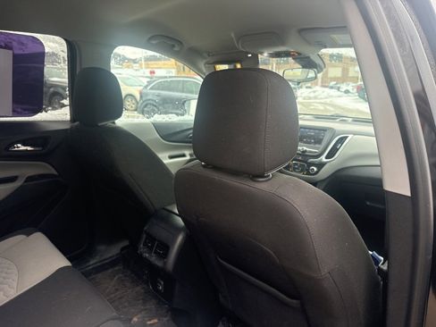 Used 2020 Chevrolet Equinox LS w/ LS Convenience Package image 9