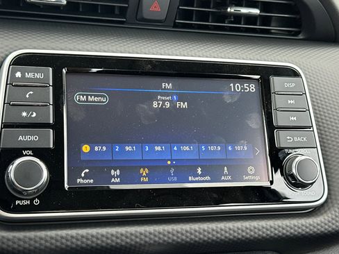 New 2025 Nissan Kicks S image 18