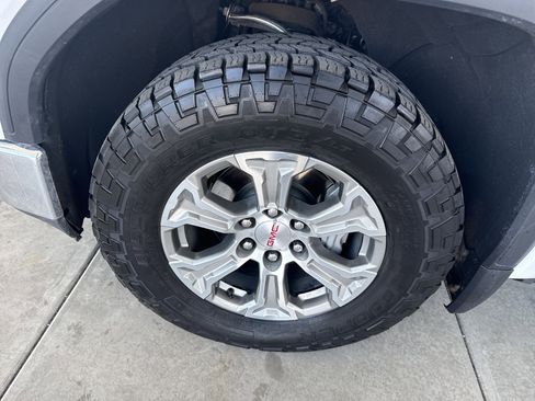 Used 2020 GMC Sierra 1500 SLT AWD/4WD image 9