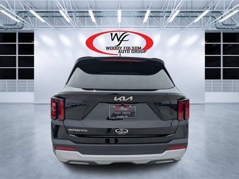 Used 2026 Kia Sorento LX FWD image 5