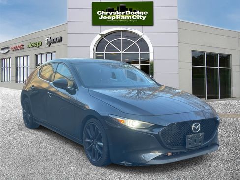 Used 2019 MAZDA MAZDA3 AWD Hatchback w/ Premium Pkg image 2