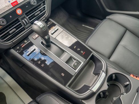 Certified 2026 Porsche Macan AWD/4WD image 21