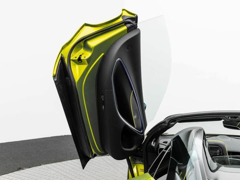 Used 2025 McLaren Artura Spider image 23