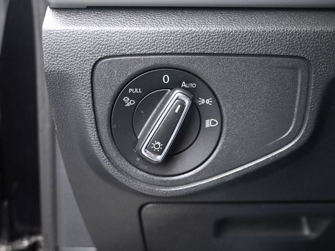 Used 2021 Volkswagen Atlas SE FWD image 16