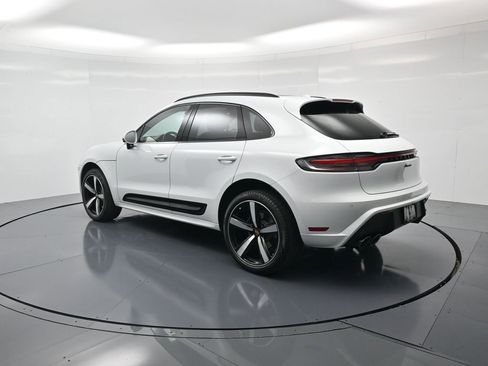 Used 2026 Porsche Macan AWD/4WD image 3