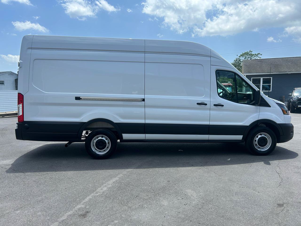 Used 2025 Ford Transit 250 148 High Roof Extended w/ Load Area Protection Package RWD image 6