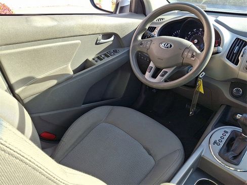 Used 2016 Kia Sportage LX image 14