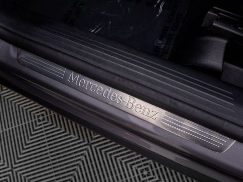 Used 2022 Mercedes-Benz GLB 250 4MATIC image 15