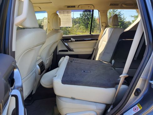 Used 2015 Lexus GX 460 image 44