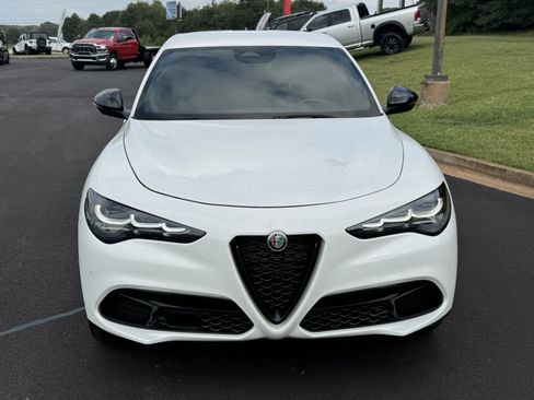 Used 2025 Alfa Romeo Stelvio Sprint AWD/4WD image 2