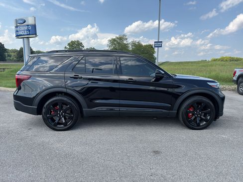 Certified 2023 Ford Explorer ST w/ Equipment Group 401A AWD/4WD image 4