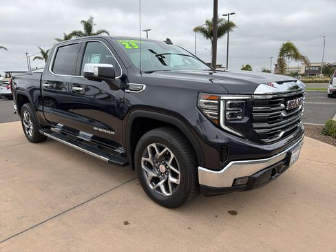 Used 2023 GMC Sierra 1500 SLT w/ SLT Premium Package RWD image 3