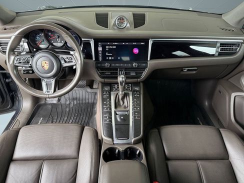 Used 2020 Porsche Macan image 16
