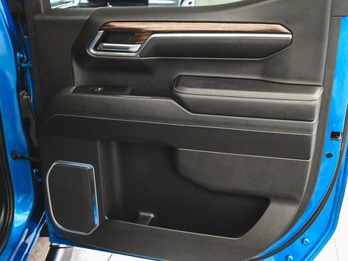 Used 2024 GMC Sierra 1500 Elevation image 12