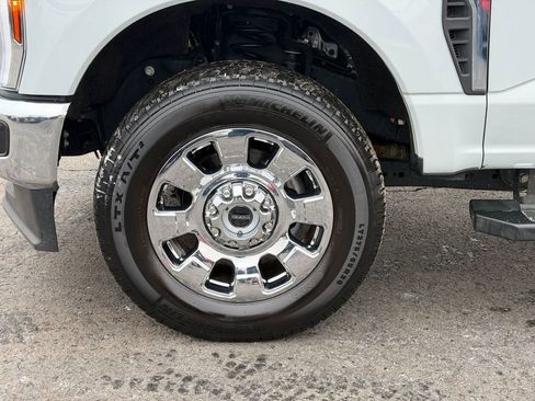 Used 2025 Ford F250 Lariat w/ Chrome Package image 14