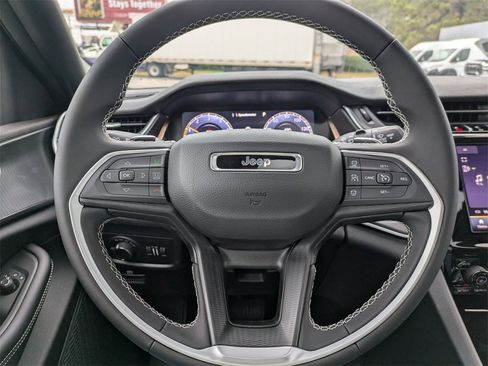 New 2025 Jeep Grand Cherokee Laredo X image 16