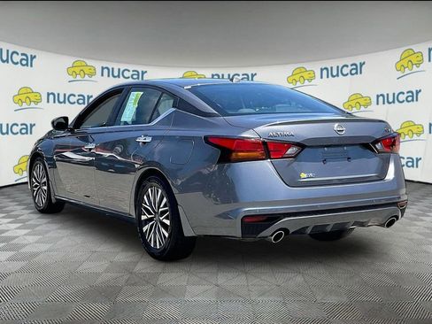 Used 2024 Nissan Altima 2.5 SV w/ SV Premium Package FWD image 4