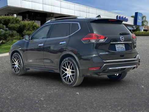 Used 2017 Nissan Rogue S w/ S Appearance Package FWD image 7