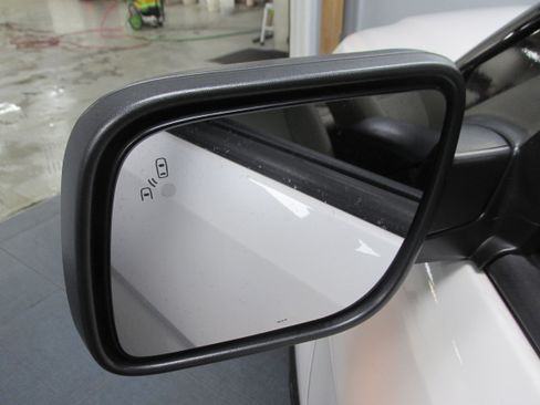 Used 2019 Ford Explorer XLT w/ Equipment Group 201A image 18