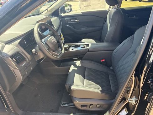 New 2026 Nissan Rogue Platinum AWD/4WD image 9