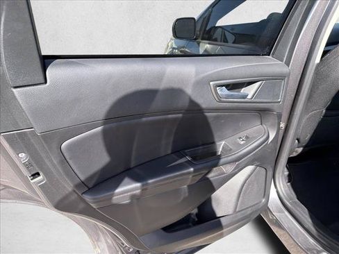 Used 2024 Ford Edge SE AWD/4WD image 16