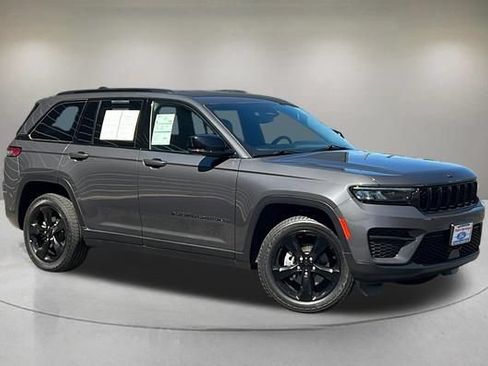 Used 2023 Jeep Grand Cherokee Altitude AWD/4WD image 1