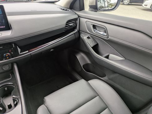 Certified 2024 Nissan Rogue SL w/ SL Premium Package image 19