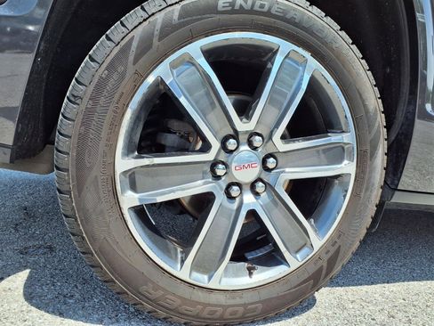 Used 2017 GMC Acadia Denali w/ Technology Package FWD image 36