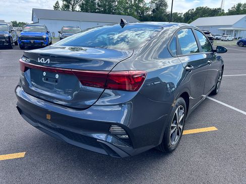 Used 2023 Kia Forte LXS FWD image 5