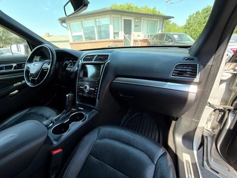 Used 2019 Ford Explorer Sport AWD/4WD image 5