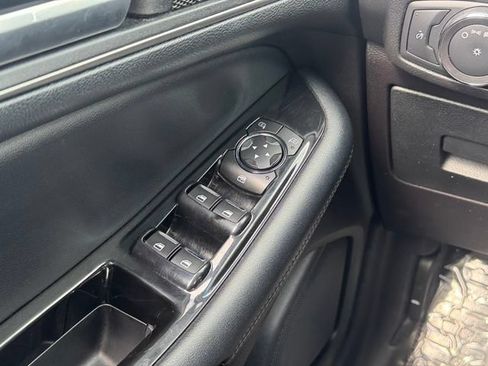 Used 2015 Ford Edge SEL w/ Equipment Group 201A AWD/4WD image 31