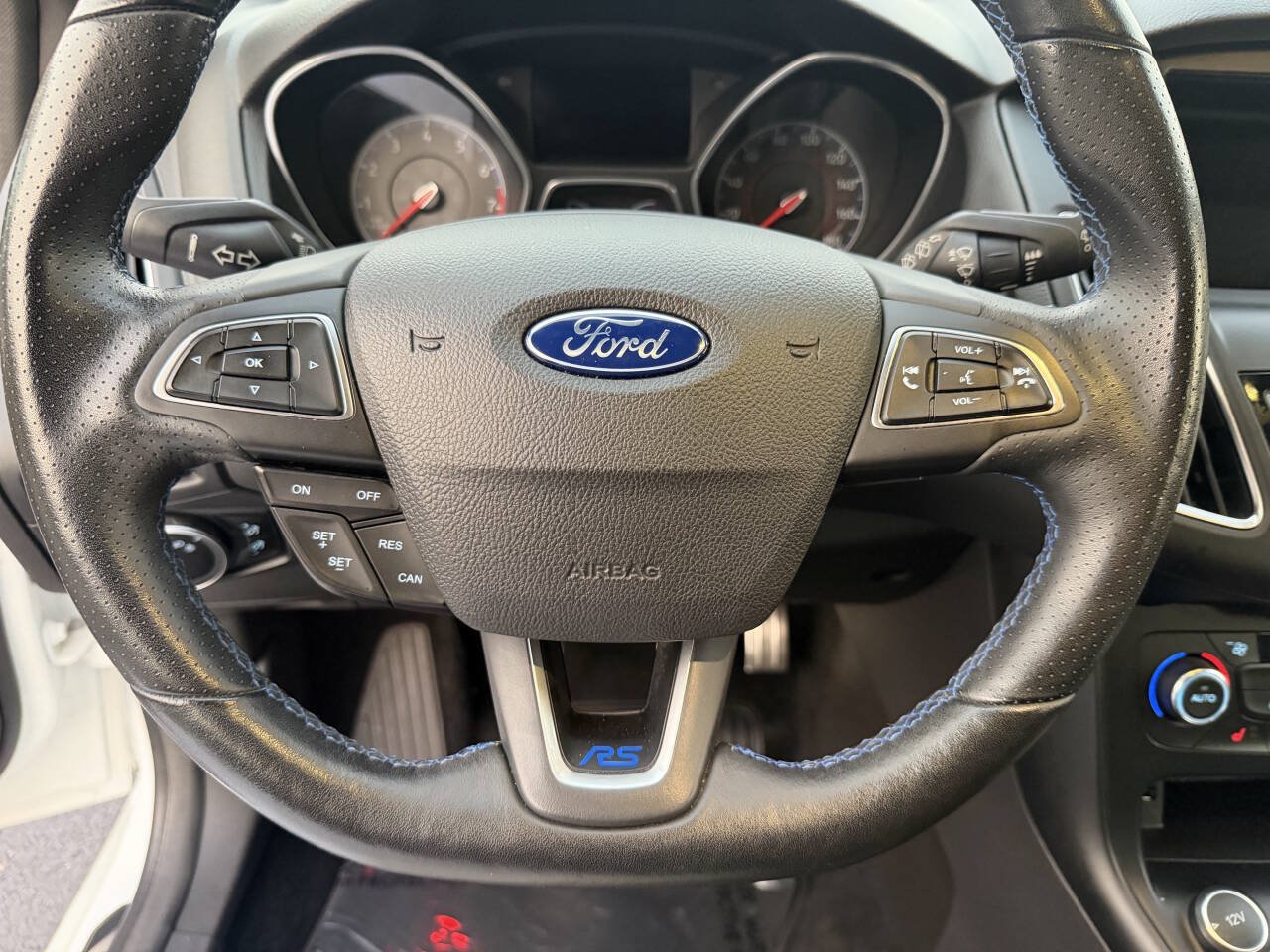 Used 2017 Ford Focus RS AWD/4WD image 32