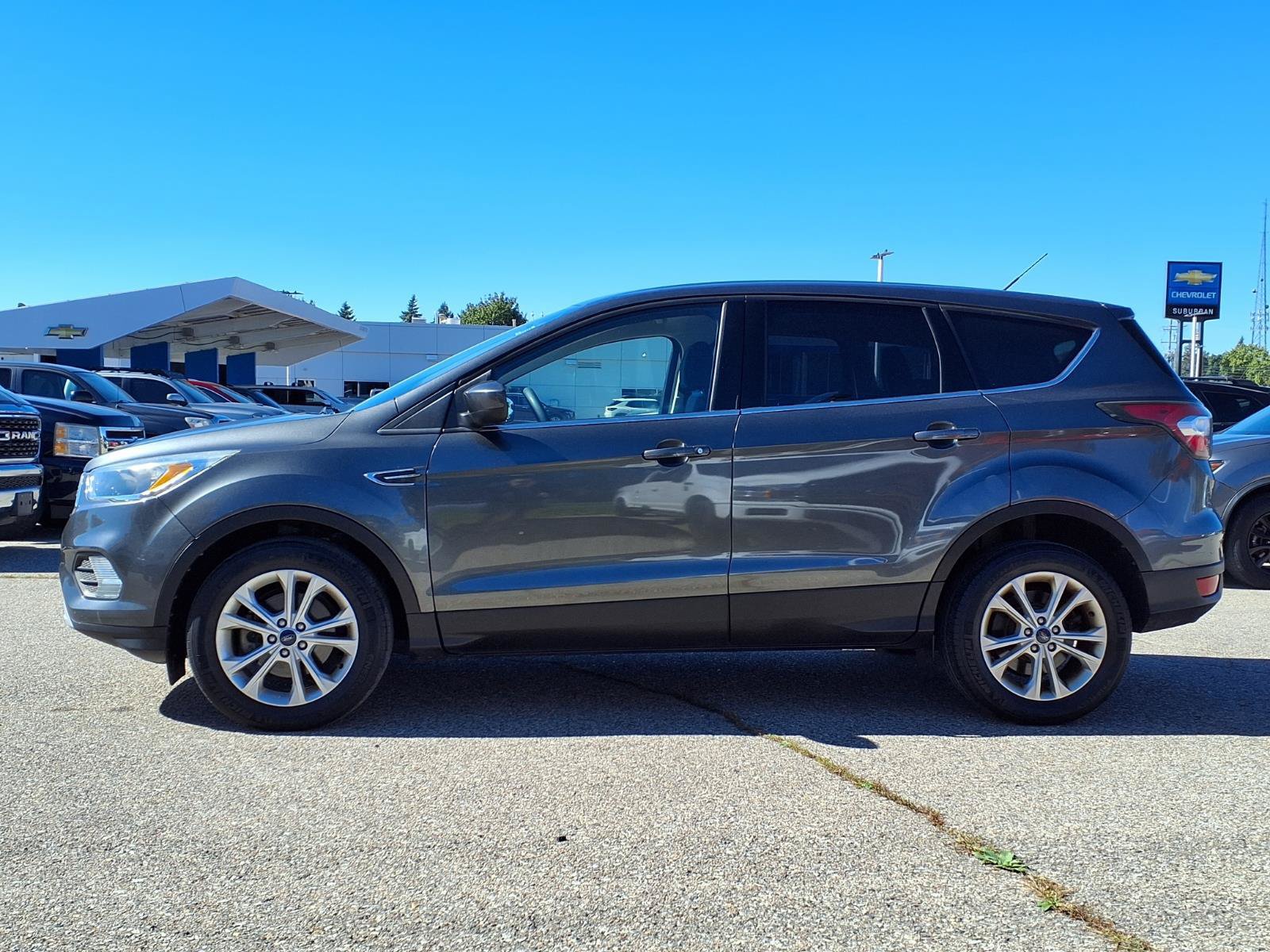 Used 2017 Ford Escape SE w/ SE Cold Weather Package FWD image 8