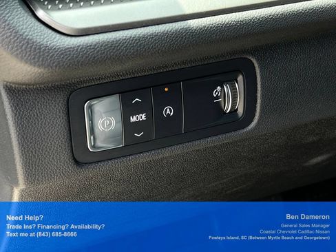 Used 2025 Chevrolet Traverse LT FWD image 8