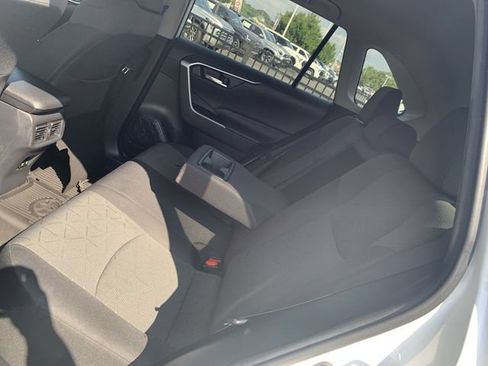 Used 2021 Toyota RAV4 XLE AWD/4WD image 10